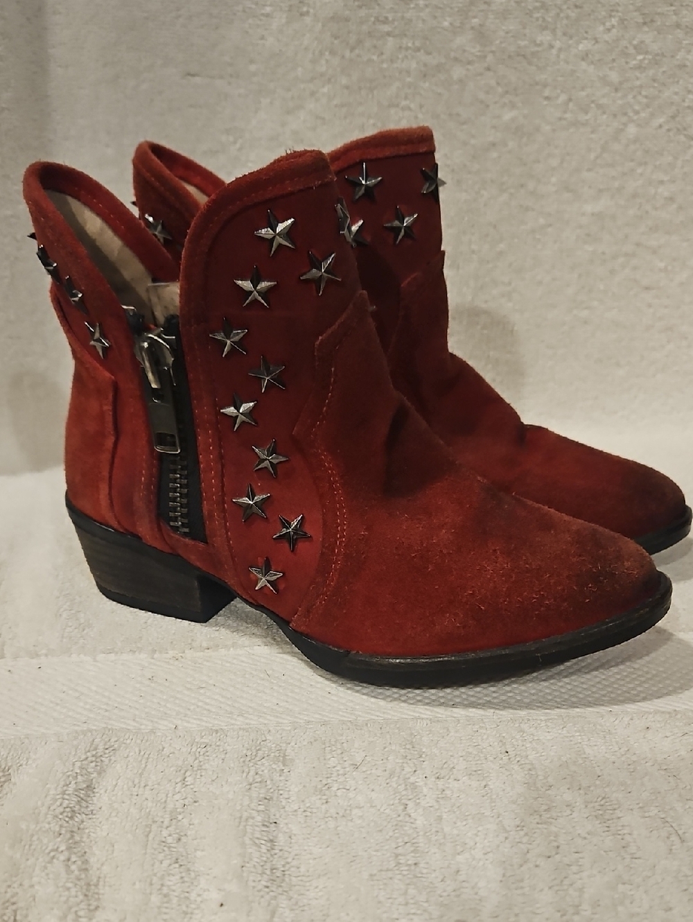 CIRCLE G DISTRESSED SUEDE BOOTS